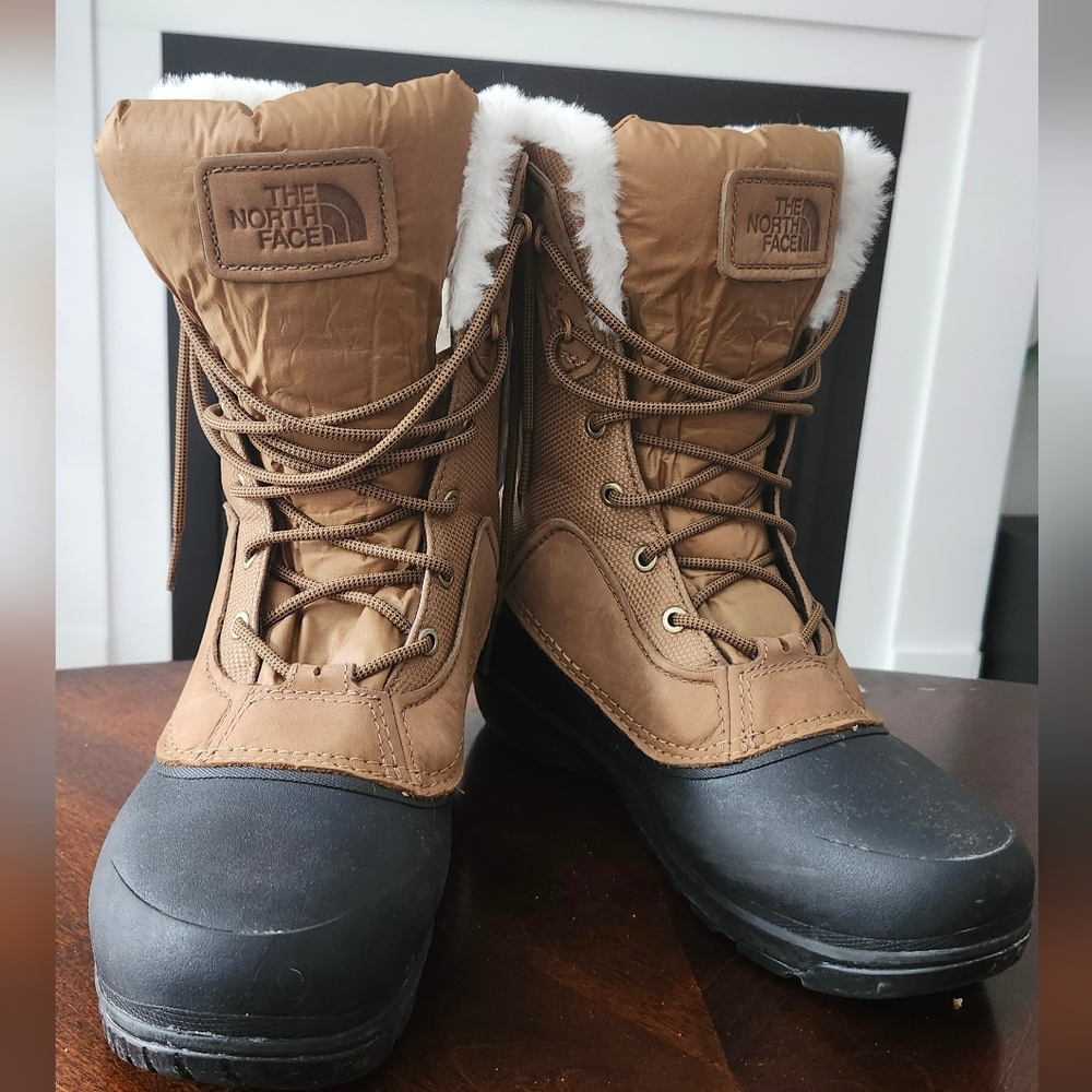 The North Face Women's Shellista IV Mid Waterproof Winter Boots Size 10
